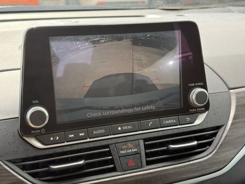 Used 2025 Nissan Altima 2.5 SV image 21