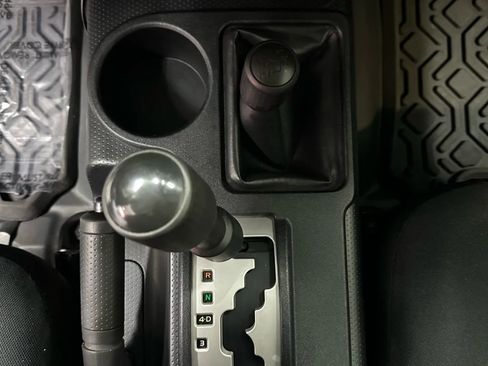 Used 2007 Toyota FJ Cruiser Sport Utility 2D image 18