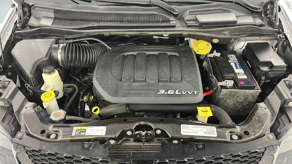 Used 2018 Dodge Grand Caravan SE FWD image 30