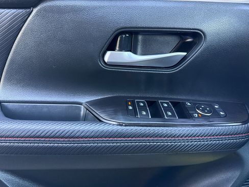 Used 2025 Nissan Kicks SR image 10