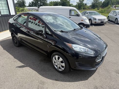 Used 2019 Ford Fiesta S FWD image 5
