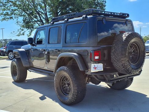 Used 2018 Jeep Wrangler Unlimited Rubicon AWD/4WD image 2