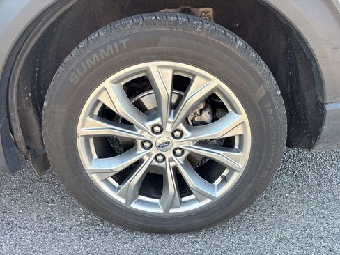 Used 2020 Ford Explorer Limited image 22