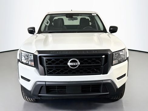 Used 2024 Nissan Frontier S RWD image 2
