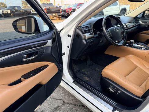 Used 2014 Lexus LS 460 w/ Comfort Package RWD image 32
