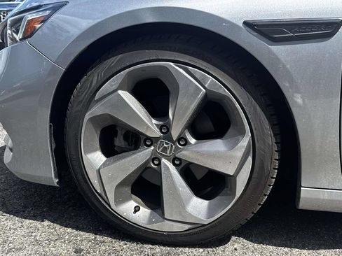 Used 2018 Honda Accord Touring image 9