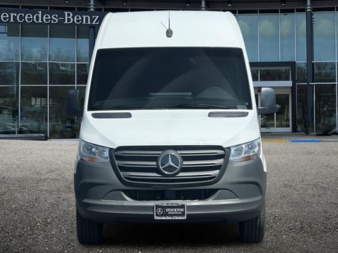 New 2024 Mercedes-Benz eSprinter 170 Cargo image 9