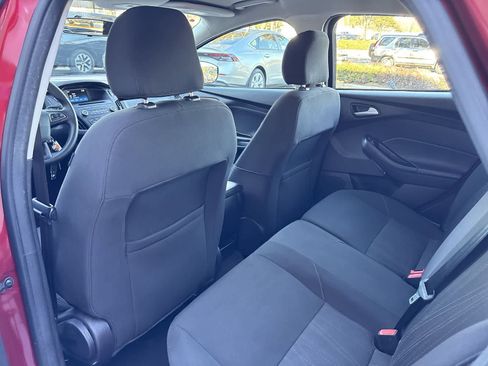 Used 2017 Ford Focus SE image 19