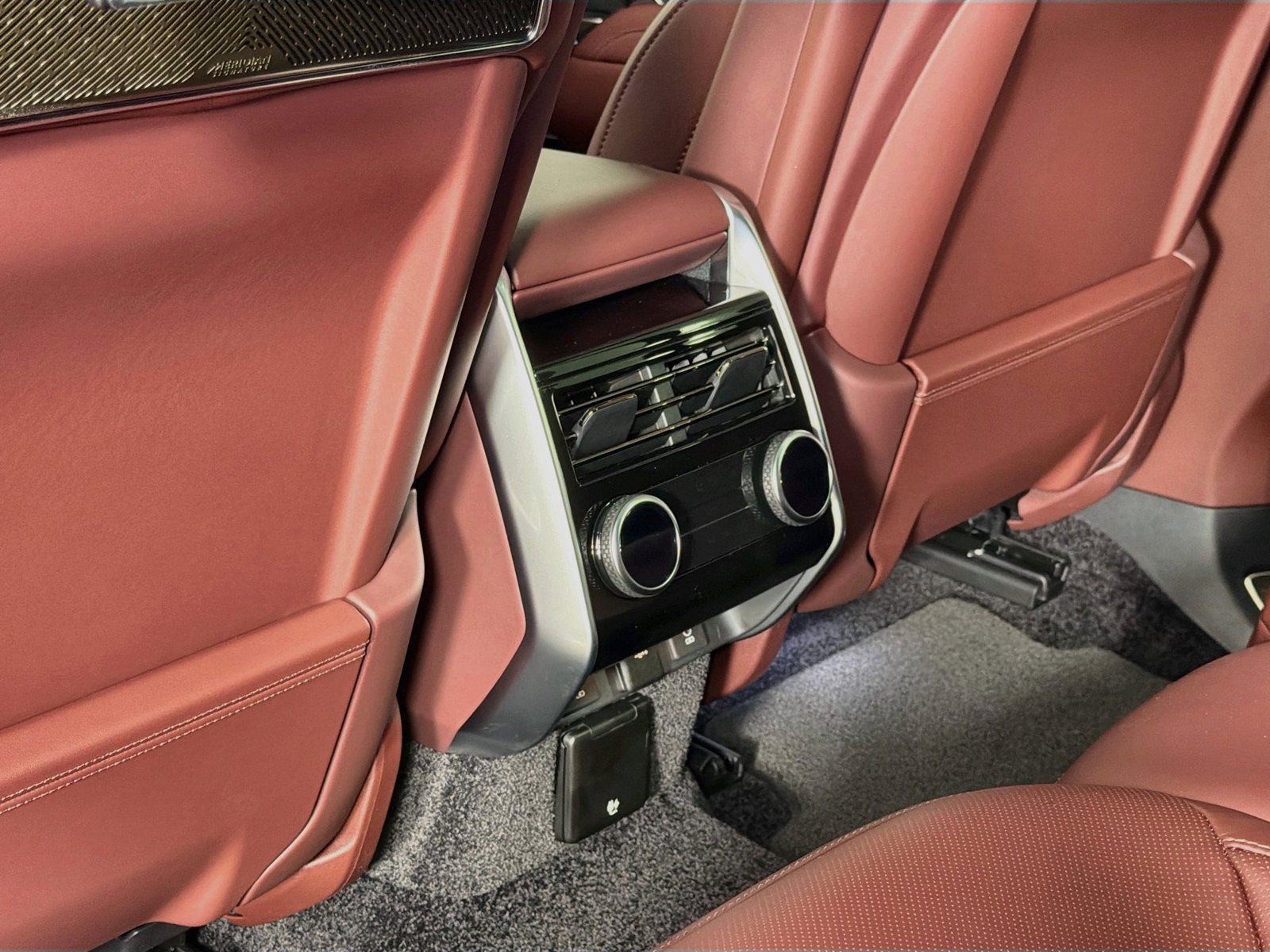 New 2026 Land Rover Range Rover Autobiography AWD/4WD image 29