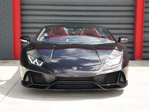 Used 2020 Lamborghini Huracan EVO image 9