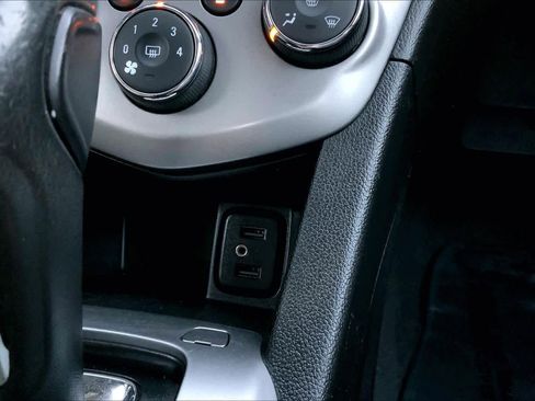 Used 2020 Chevrolet Sonic Premier image 32