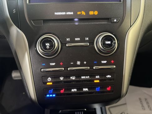 Used 2019 Lincoln MKC Reserve w/ MKC Technology Package FWD image 17