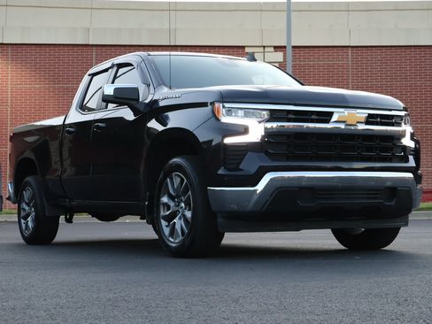 Used 2024 Chevrolet Silverado 1500 LT RWD image 1