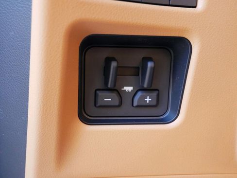 New 2026 Lexus LX 600 4WD w/ Premium Package image 18