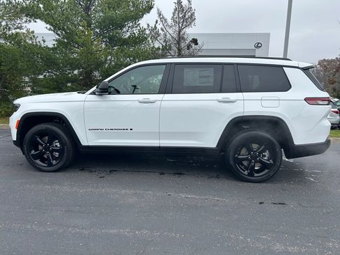 New 2025 Jeep Grand Cherokee L Altitude image 4