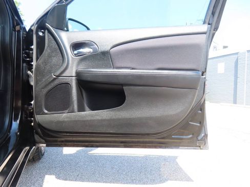 Used 2013 Chrysler 200 LX FWD image 39