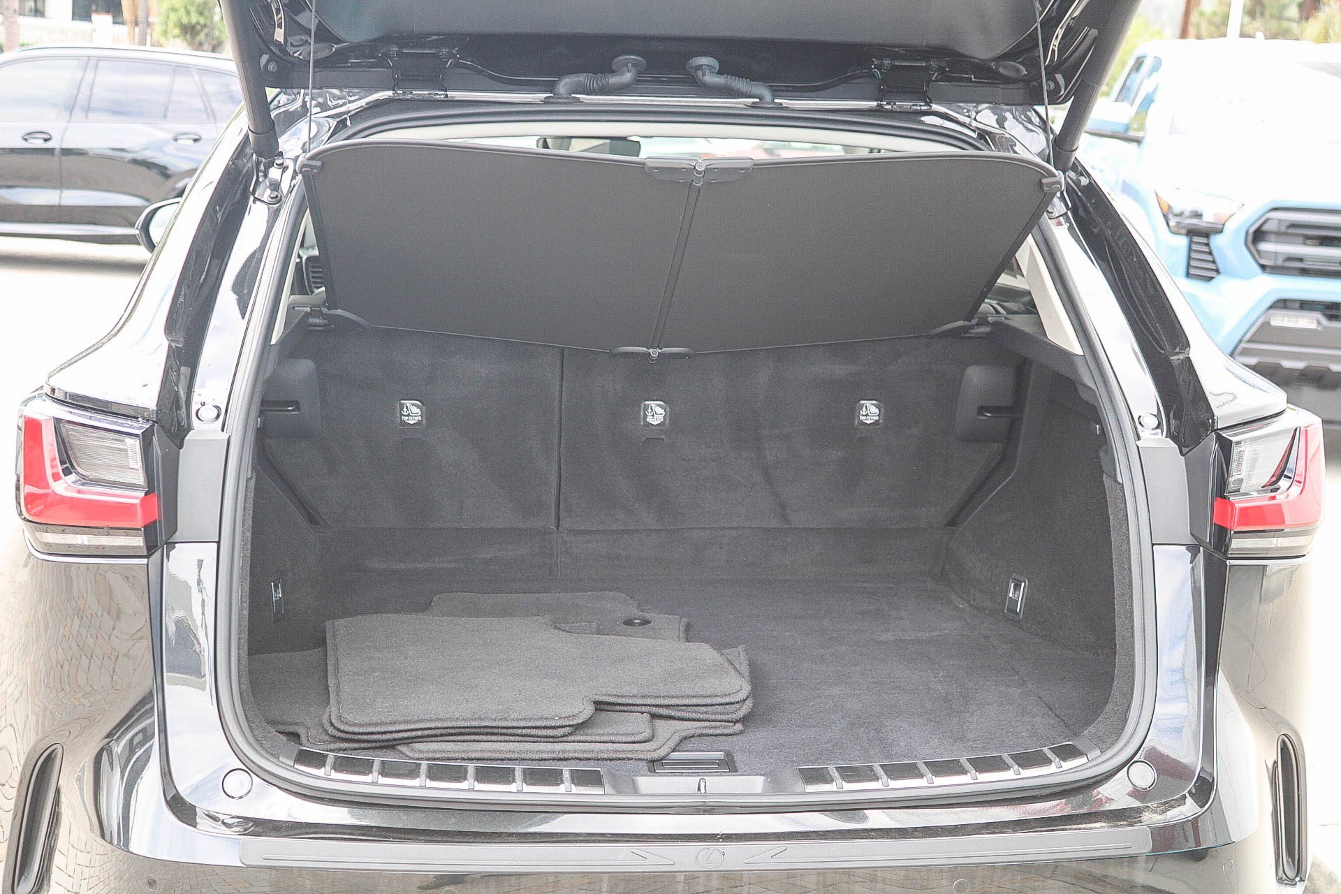Used 2025 Lexus NX 350 AWD w/ Cold Area Package image 28