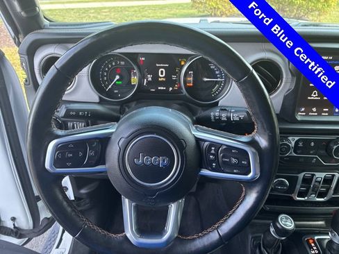 Used 2022 Jeep Wrangler Unlimited Sahara image 19