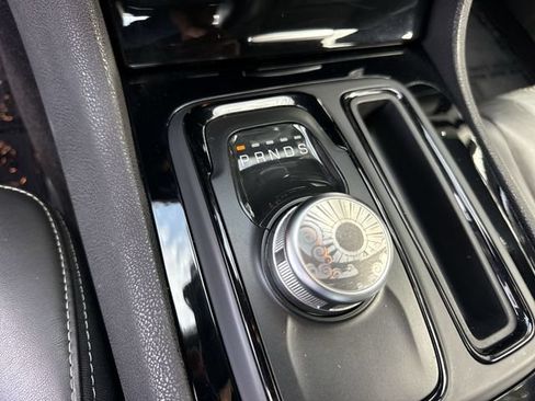 Used 2019 Chrysler 300 S RWD image 20