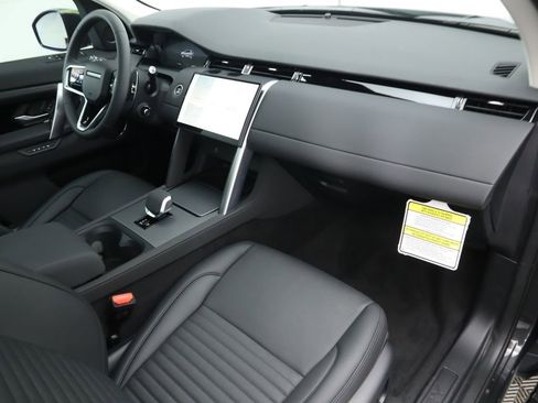 Used 2025 Land Rover Discovery Sport S image 19