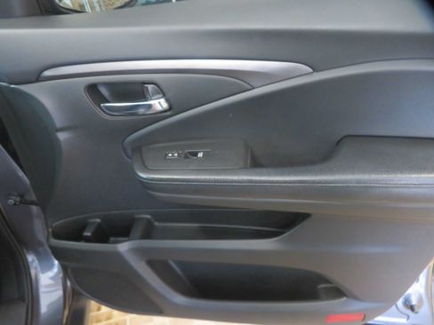 Used 2017 Honda Pilot EX-L image 24