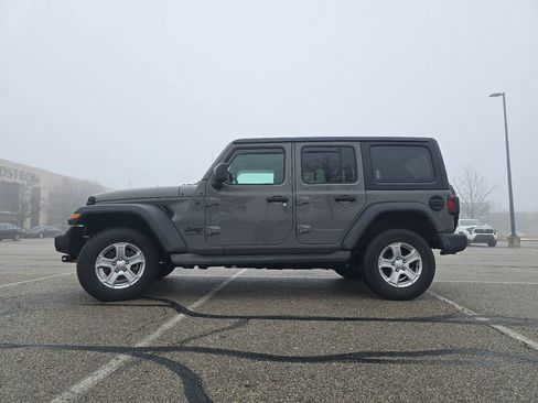 Used 2023 Jeep Wrangler Sport S image 10