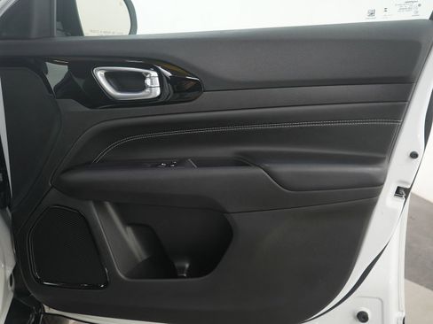 Used 2023 Jeep Compass Altitude w/ Convenience Group image 12