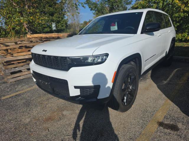 Used 2023 Jeep Grand Cherokee L Laredo AWD/4WD image 19