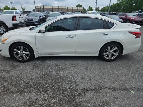 Used 2015 Nissan Altima 2.5 SL w/ Moonroof Package FWD image 4