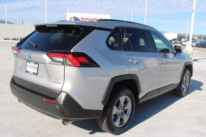 Used 2023 Toyota RAV4 LE AWD/4WD image 3
