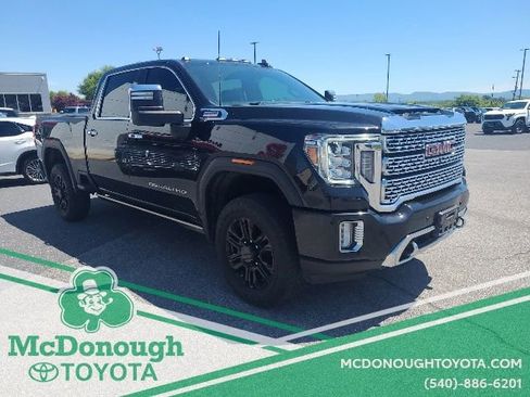 Used 2022 GMC Sierra 2500 Denali w/ Denali Black Diamond Edition AWD/4WD image 4