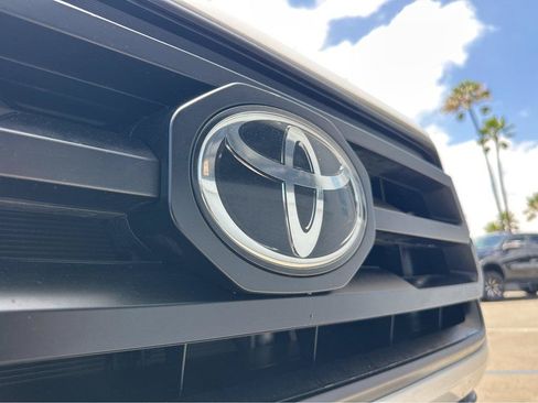 Used 2022 Toyota Tacoma SR RWD image 43