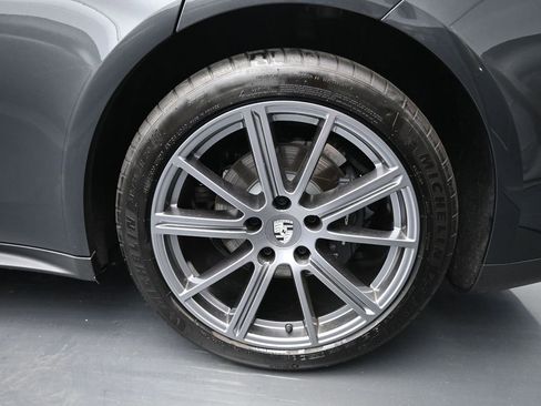 Certified 2025 Porsche Panamera 4 AWD/4WD image 9