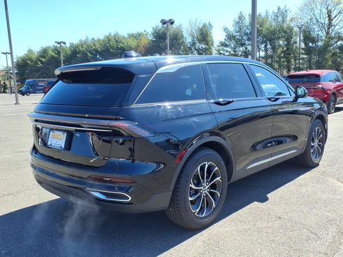 Used 2025 Lincoln Nautilus Premier w/ Equipment Group 102A AWD/4WD image 6