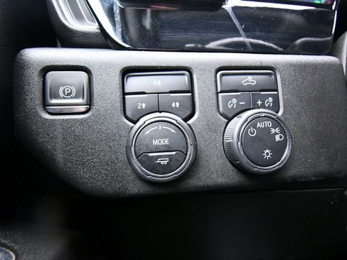 Used 2024 Chevrolet Silverado 2500 LT AWD/4WD image 20