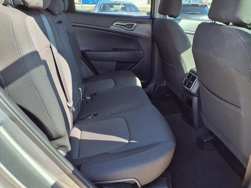 Used 2023 Kia Sportage LX image 19