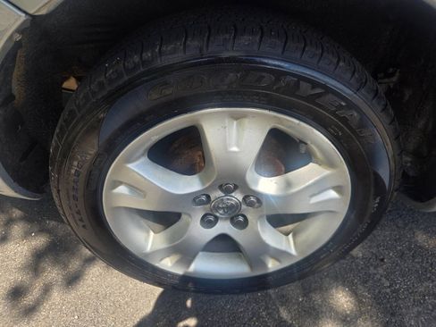 Used 2007 Toyota Matrix XR FWD image 39