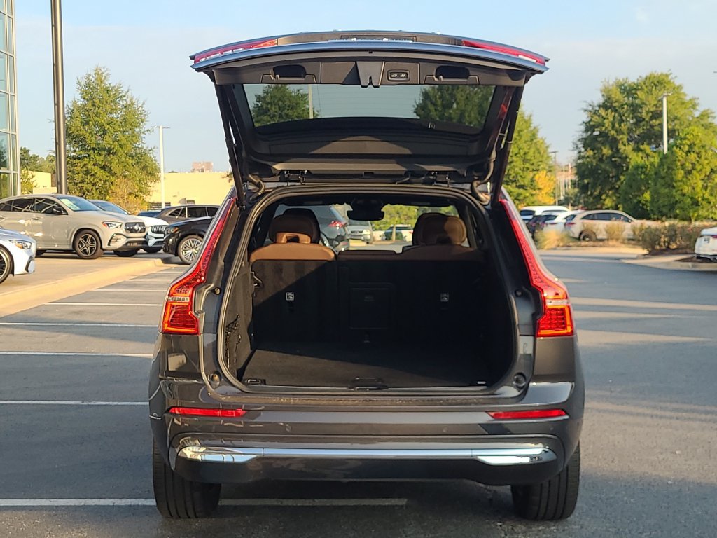 Used 2023 Volvo XC60 T8 Plus AWD/4WD image 14