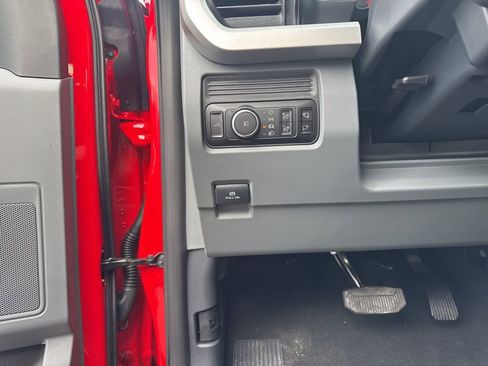 New 2026 Ford F250 XLT w/ FX4 Off-Road Package image 13