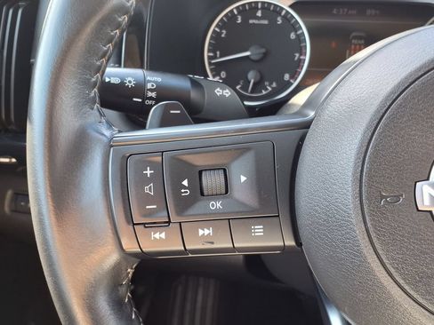 Used 2025 Nissan Pathfinder SV AWD/4WD image 29