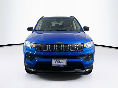 Used 2022 Jeep Compass Latitude w/ Sun and Sound Group AWD/4WD image 2