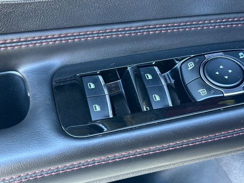 Used 2023 Lincoln Corsair Reserve w/ Jet Appearance Package image 12