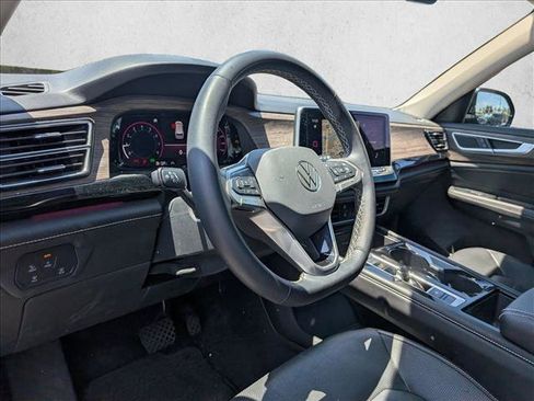 Used 2024 Volkswagen Atlas SEL AWD/4WD image 6