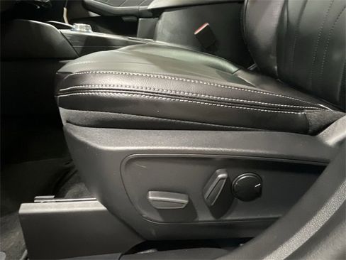 Used 2025 Ford Escape SE w/ PHEV Premium Package image 18