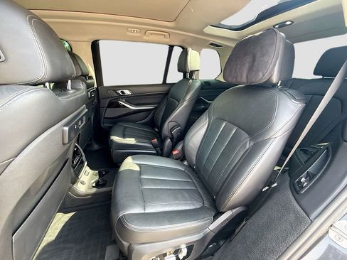 Used 2020 BMW X7 xDrive40i w/ Premium Package AWD/4WD image 23