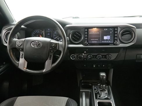 Used 2020 Toyota Tacoma TRD Sport AWD/4WD image 29