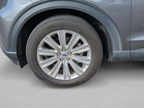 Used 2022 Ford Explorer Limited w/ Equipment Group 301A image 9