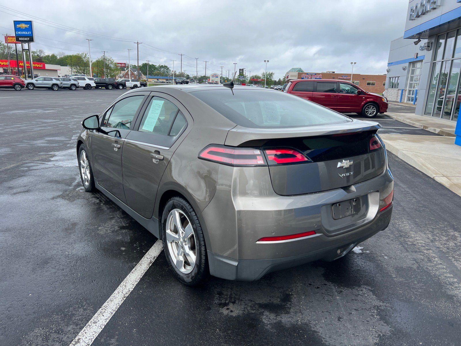 Used 2014 Chevrolet Volt Premium w/ Premium Trim Package FWD image 3