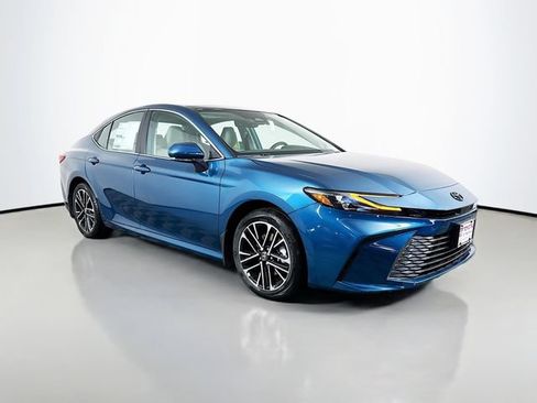 Used 2026 Toyota Camry XLE w/ Premium Package AWD/4WD image 10