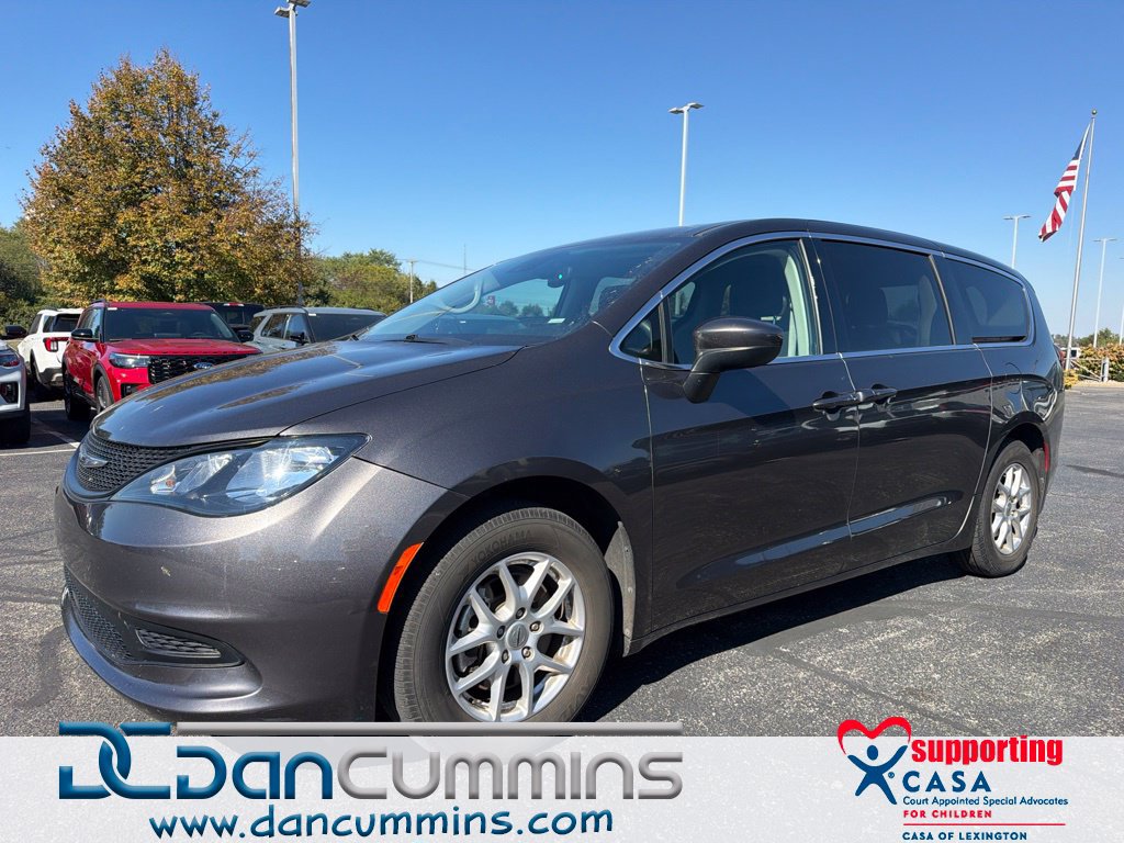 Used 2023 Chrysler Voyager LX FWD image 1